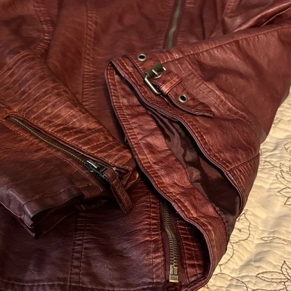 Maurices Deep Maroon faux Leather Jacket 2x - Picture 6 of 11